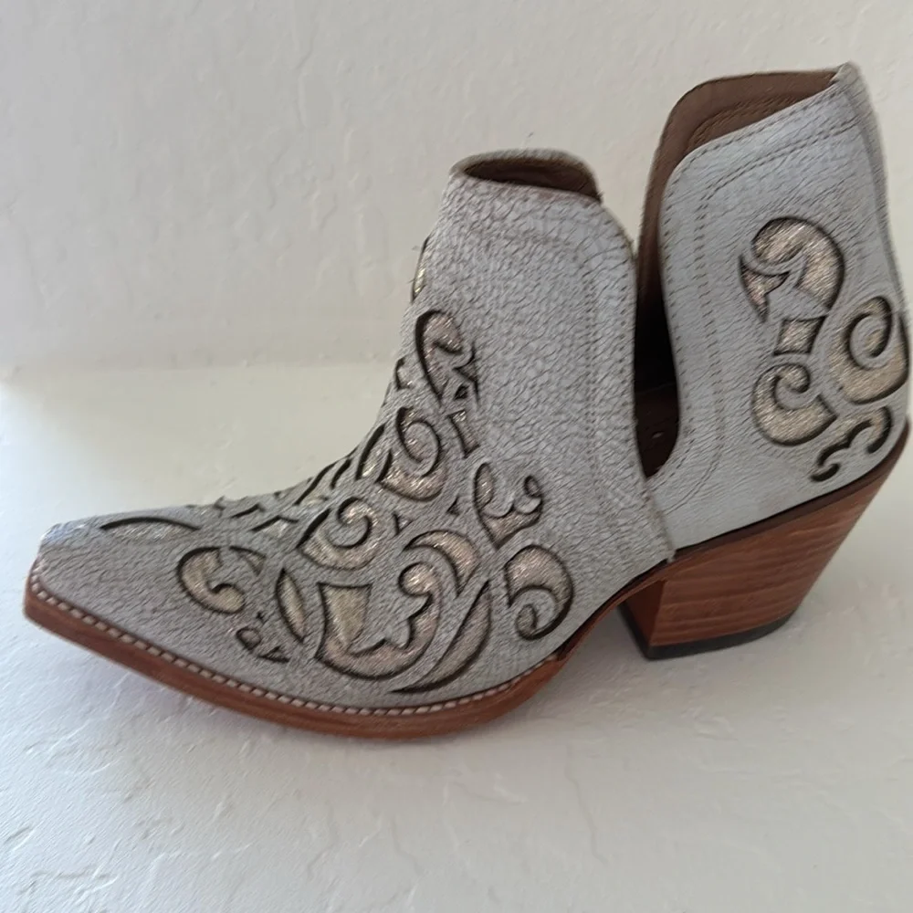 Ariat Women's Cutout Ankle Booties in Cream - Picture 6 of 10